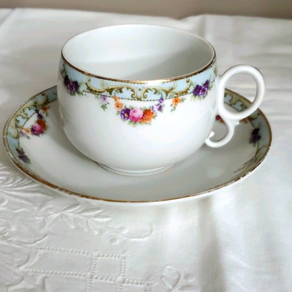 Vintage Czecho-slovakia China "Estonia"